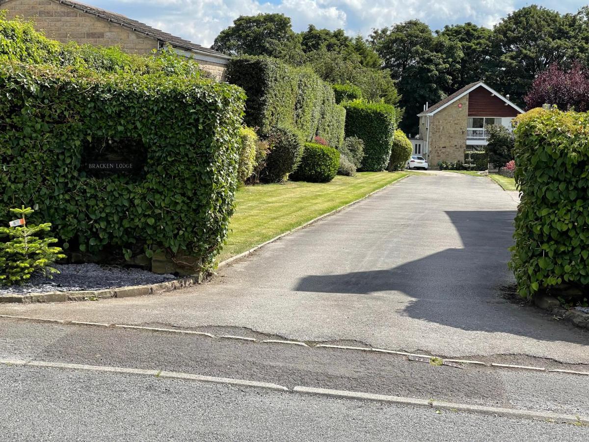 Bracken Lodge Brighouse Exterior photo